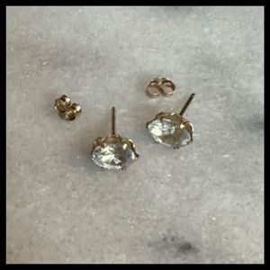 Vintage 14K 585 Yellow Gold Pale Blue Gemstone Stud Post Earrings